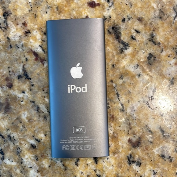 apple ipod nano 4th generation 8gb - Picture 2 of 4